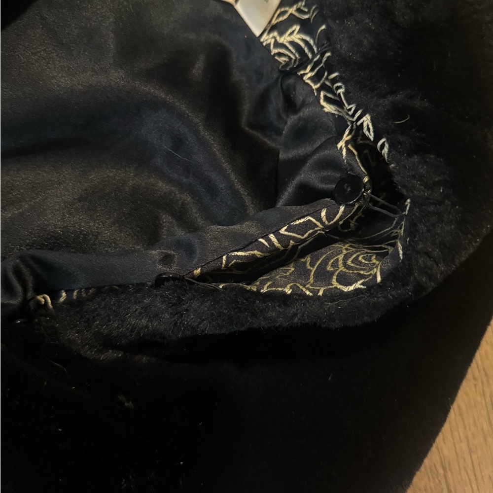 Vintage Victoria Secret Collection RARE Gold and Black Roses Robe: Size Small - Picture 8 of 12